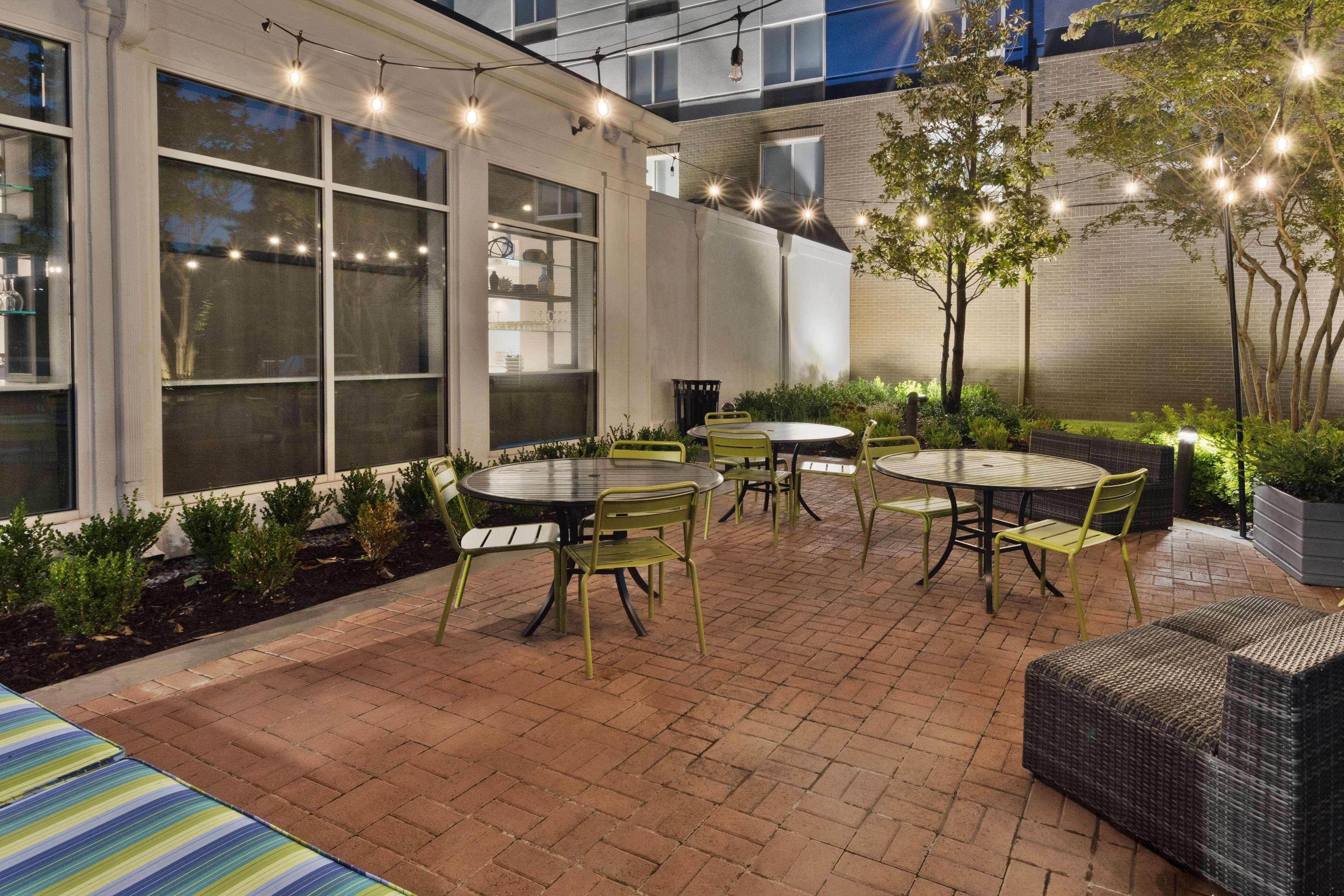 Hilton Garden Inn Birmingham/Lakeshore Drive Exterior photo
