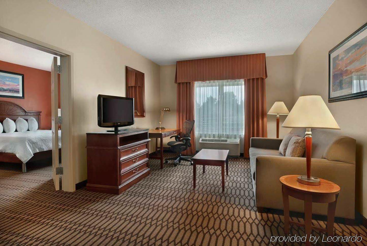 Hilton Garden Inn Birmingham/Lakeshore Drive Exterior photo